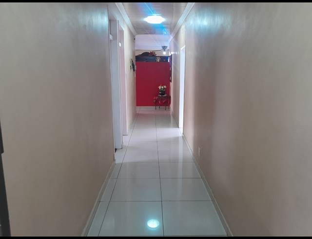 3 BEDROOM HOUSE FOR SALE IN OOS EINDE